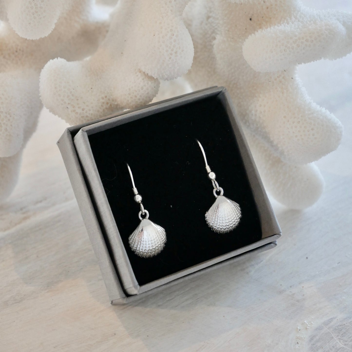 Scallop Shell Dangly Earrings - saltandco
