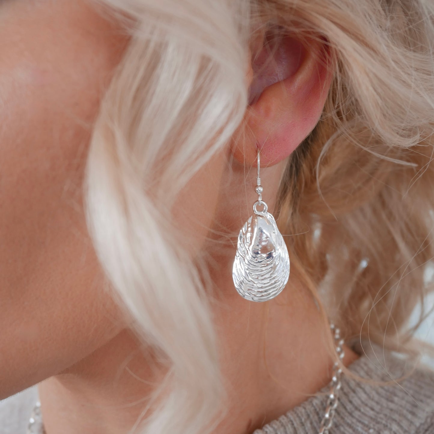 Mussel Dangly Earrings